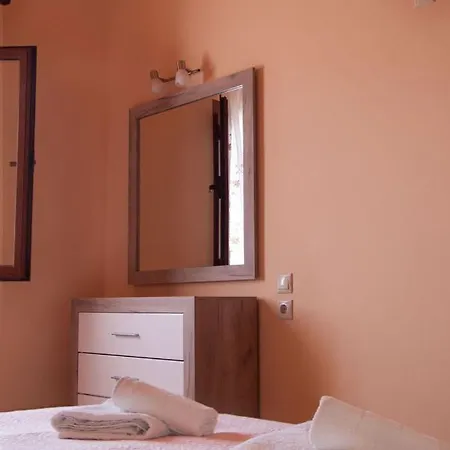 Soureto's House בית נופש ליאפאדס